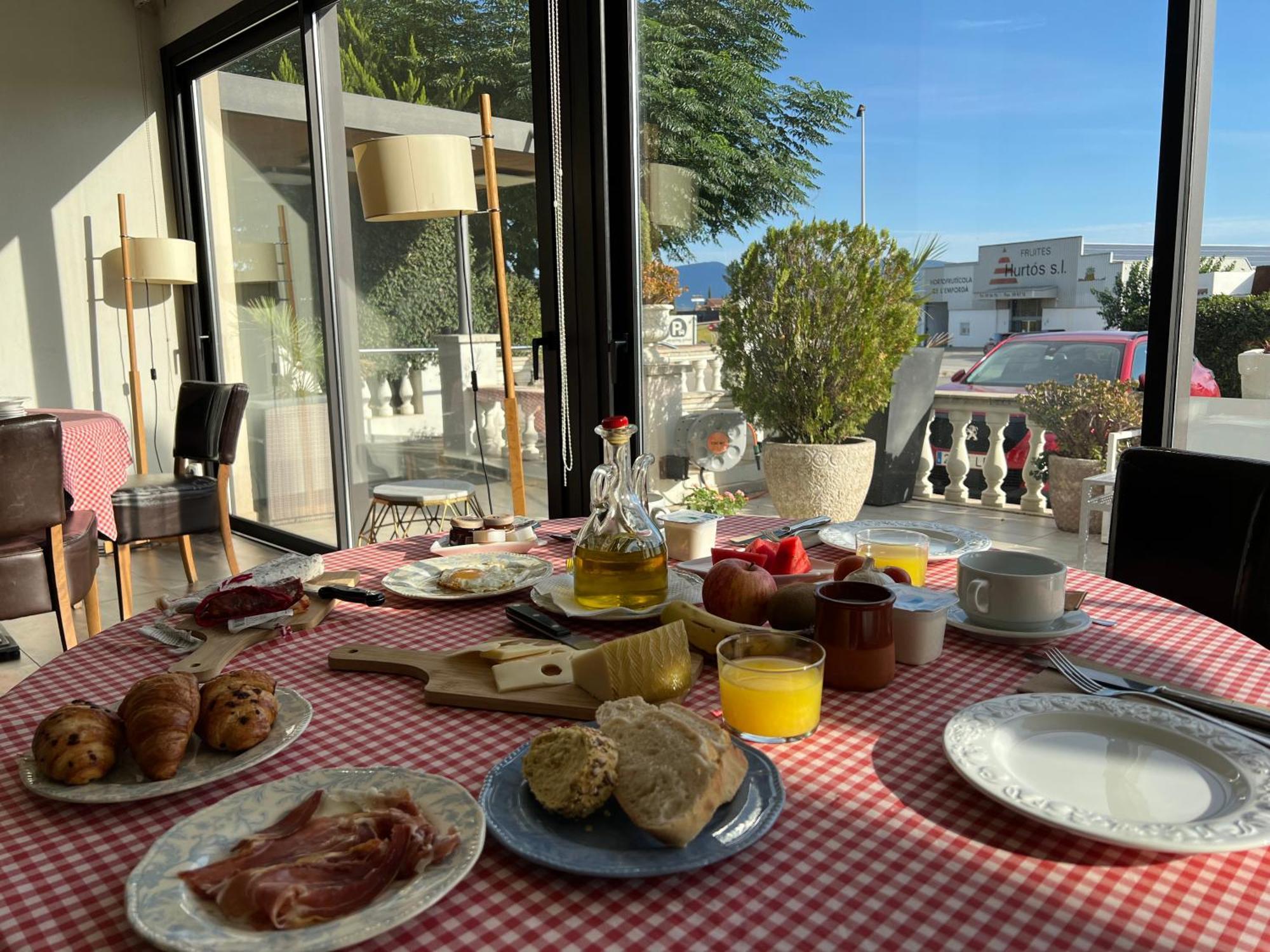 Hotel & Restaurant Figueres Parc Els Hostalets  Luaran gambar