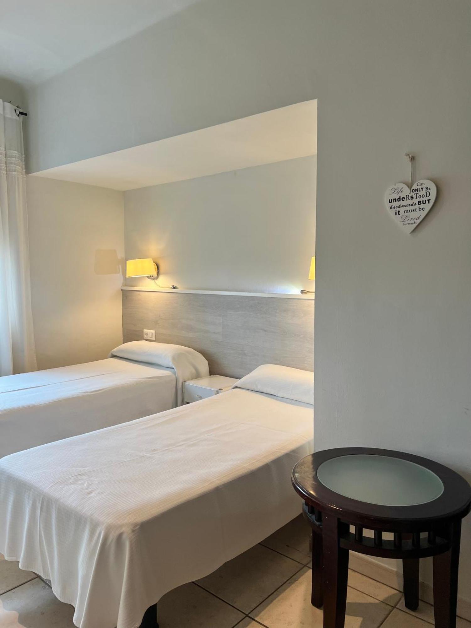 Hotel & Restaurant Figueres Parc Els Hostalets  Luaran gambar
